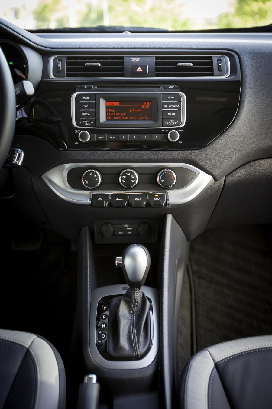  Kia Rio 5-Door 2015 года  (US) (фото 27 из 29)